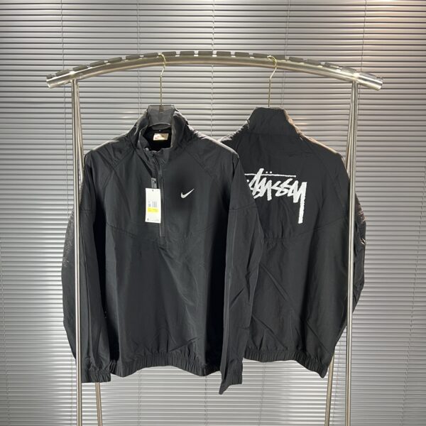 0946bc8f.jpg Nike x Stussy Windrunner Jacket Off Noir