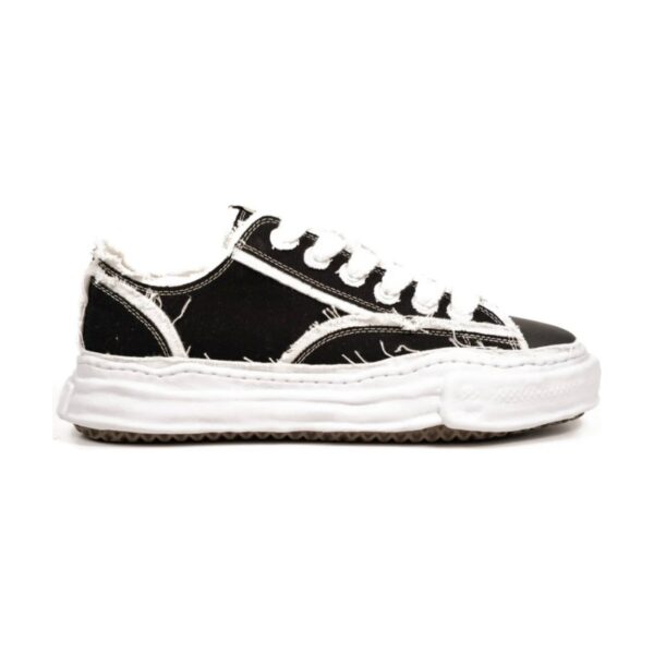 Maison Mihara Black White | STYLO