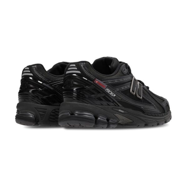 New Balance 1906R Black Silver Metallic New Balance 1906R Black Silver Metallic | STYLO