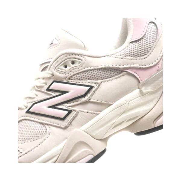 New Balance 9060 Moonbeam Rose | STYLO