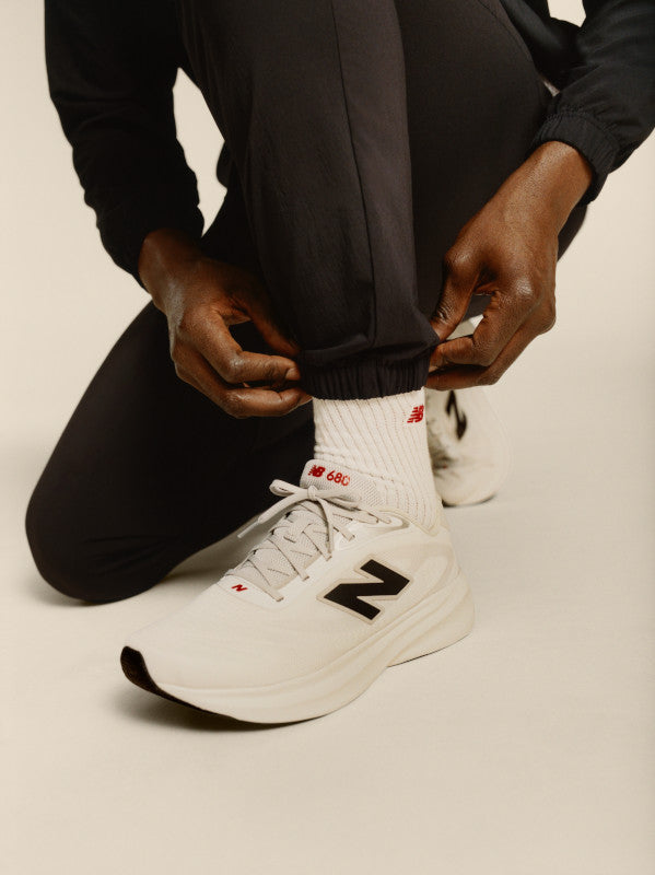 New Balance Fresh Foam 680v8 Light Grey Black New Balance Fresh Foam 680v8 Light Grey Black | STYLO