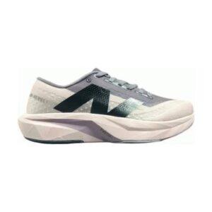 New Balance Fuelcell Rebel V4 Carbono Ligero | STYLO