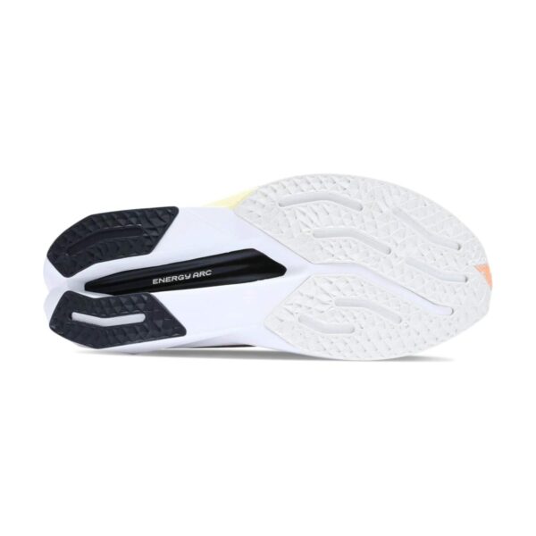 New Balance FuelCell SuperComp Trainer v3 White/Orange New Balance FuelCell SuperComp Trainer v3 White/Orange | STYLO