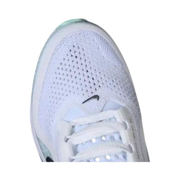 Nike Pegasus Premium Barely Green | STYLO