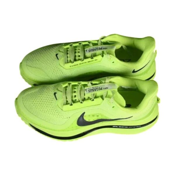 Nike Pegasus Premium Volt Black | STYLO