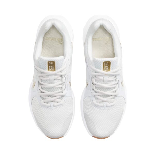 Nike Run Swift 2 Platinum Metallic Gold | STYLO