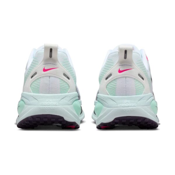 Nike Vomero 18 Glacier Blue Hyper Pink | STYLO