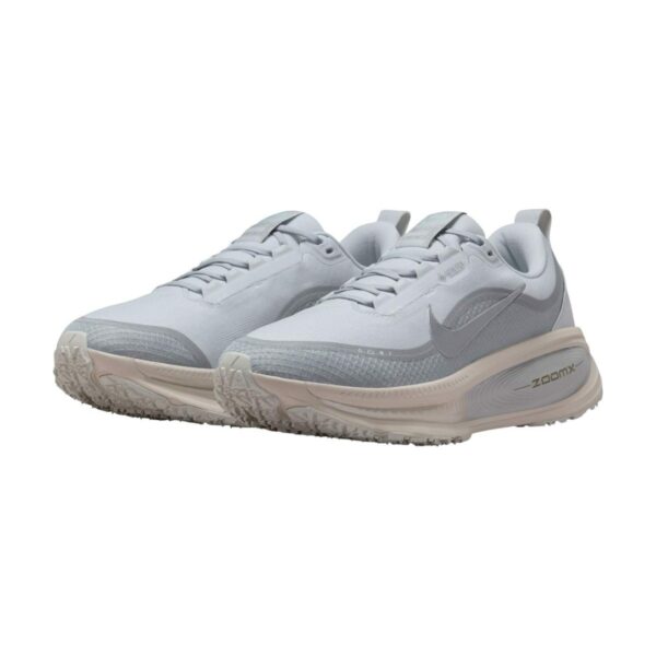 Nike Vomero 18 GORE-TEX Waterproof Pure Platinum Nike Vomero 18 GORE-TEX Waterproof Pure Platinum | STYLO