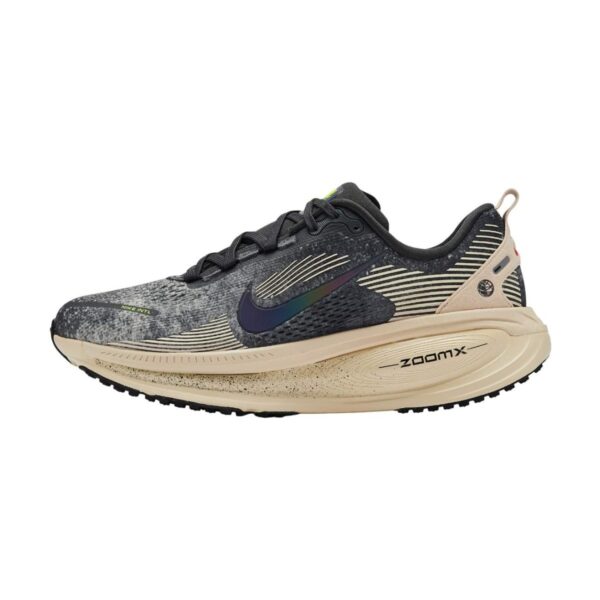 Nike Vomero 18 Oatmeal/Black | STYLO