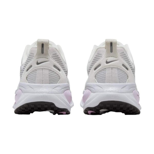 Nike Vomero 18 Road Running Shoes Sail Doll Beyond Pink/Metallic Silver | STYLO