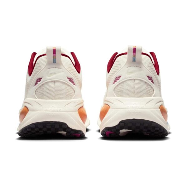 Nike Vomero 18 ‘White Dark Brown Phantom Gray | STYLO