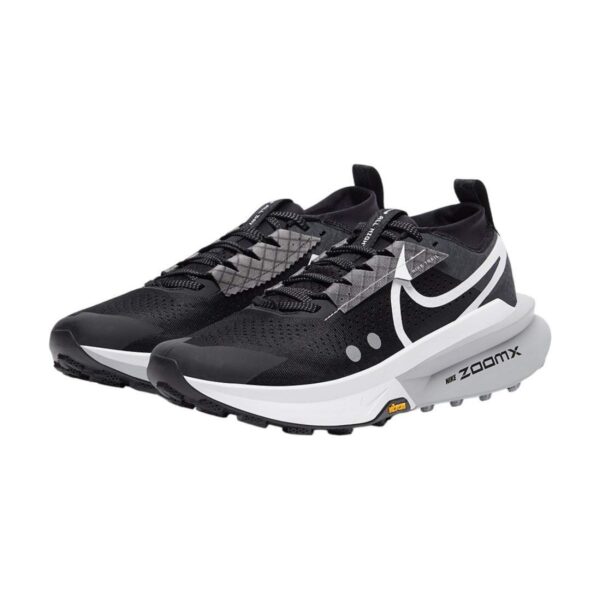 Nike Zegama Trail 2 Black/White | STYLO