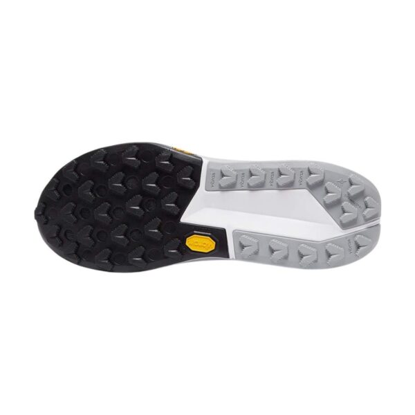 Nike Zegama Trail 2 Black/White | STYLO