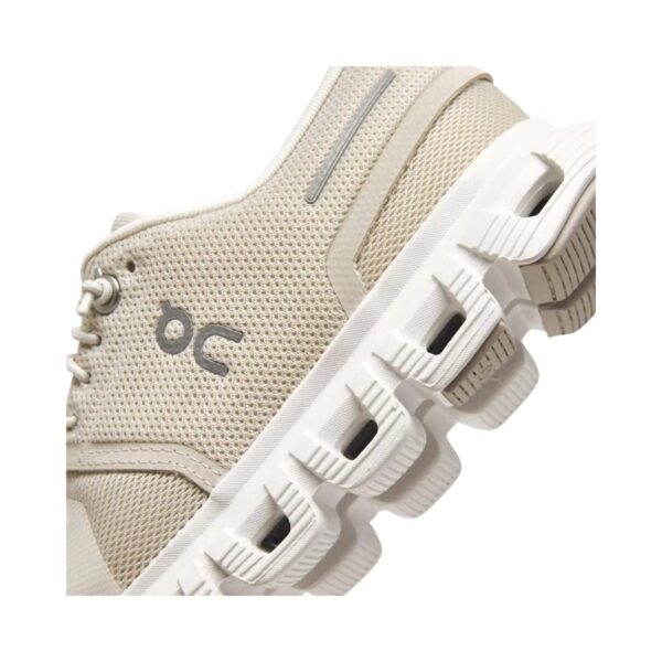 On Cloud 6 Running Shoes Pearl/White | STYLO