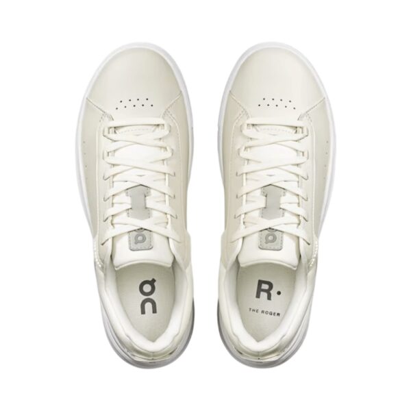 On Cloud THE ROGER Advantage Shoes Ivory | STYLO