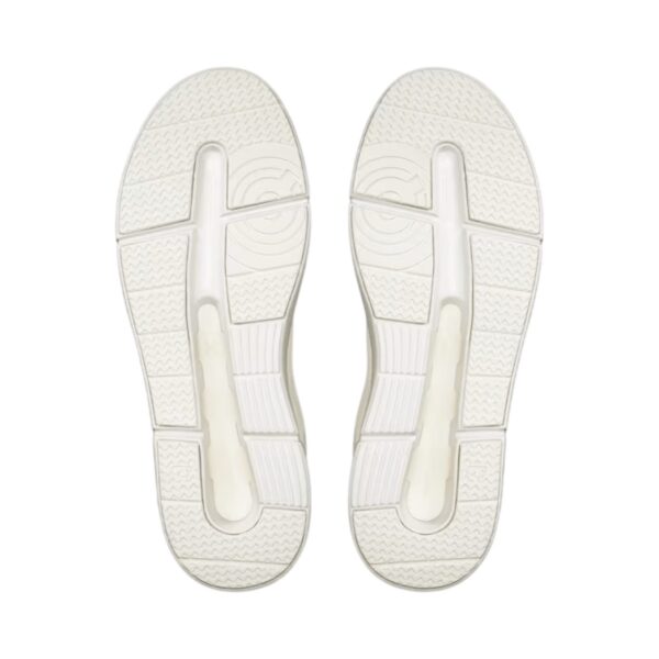 On Cloud THE ROGER Advantage Shoes Ivory | STYLO