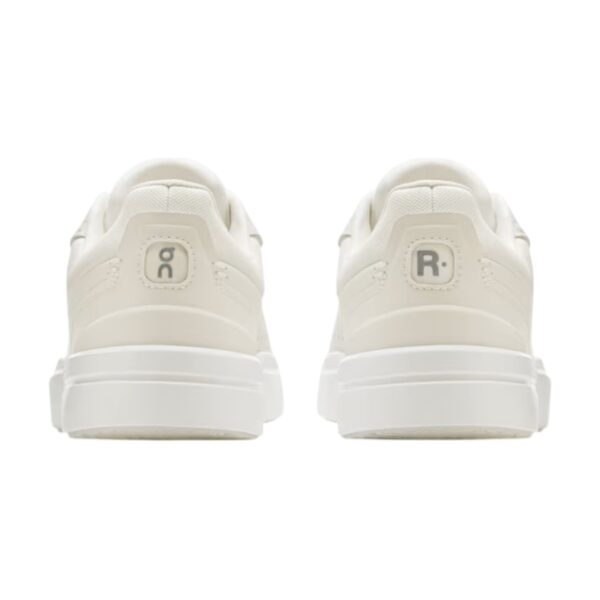 On Cloud THE ROGER Advantage Shoes Ivory | STYLO