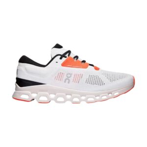 On Cloudstratus 3 White/Sand | STYLO
