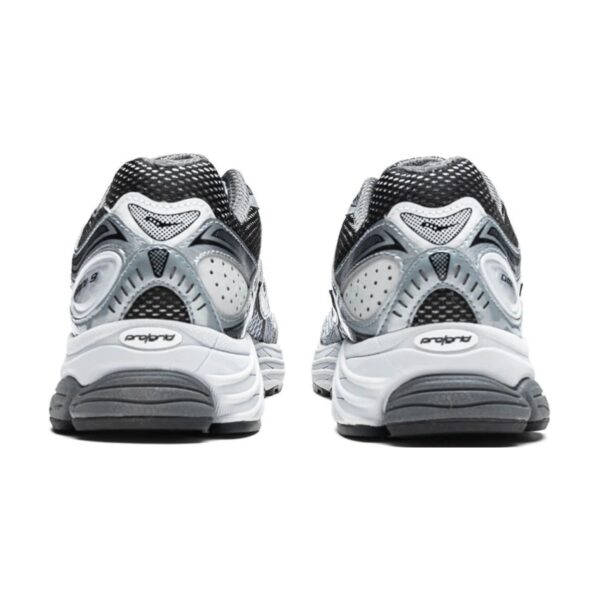 Saucony Omni 9 Black and White Saucony Omni 9 Black and White | STYLO