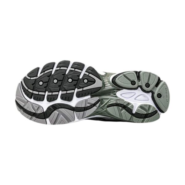 Saucony ProGrid Omni 9 Fabricated Future White Multi | STYLO